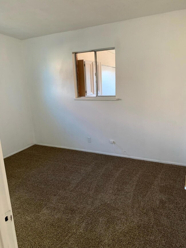 328 Mccarthy Ave, El Paso, TX 79915 - photo 3