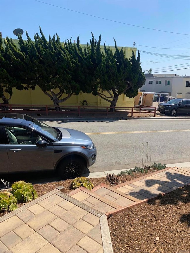 2088 Montgomery Ave unit M, Cardiff By the Sea, CA 92007 - photo 3