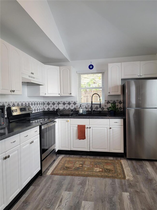 Downstairs Unit - Kitchen