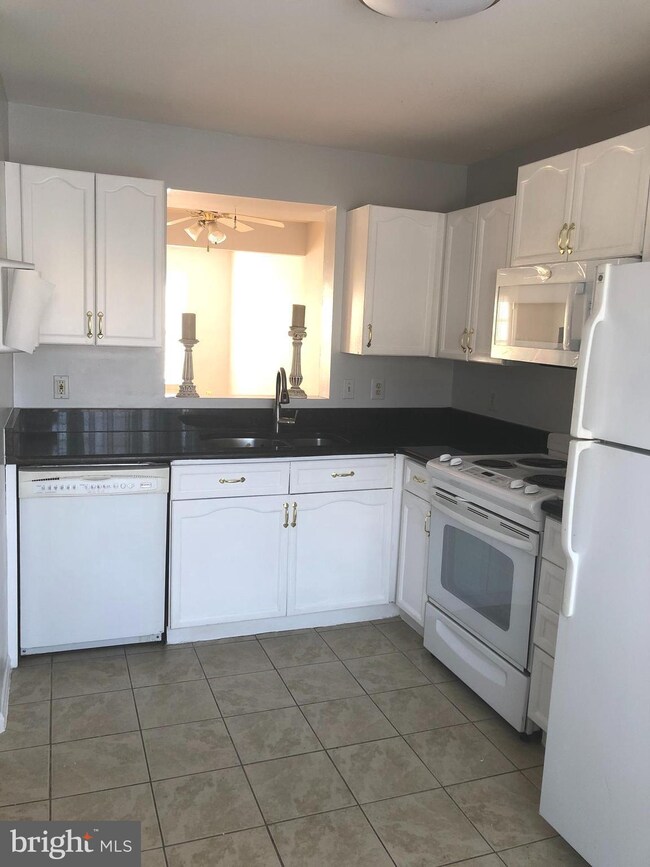 46703 Corkwing Square, Sterling, VA 20164 - photo 4