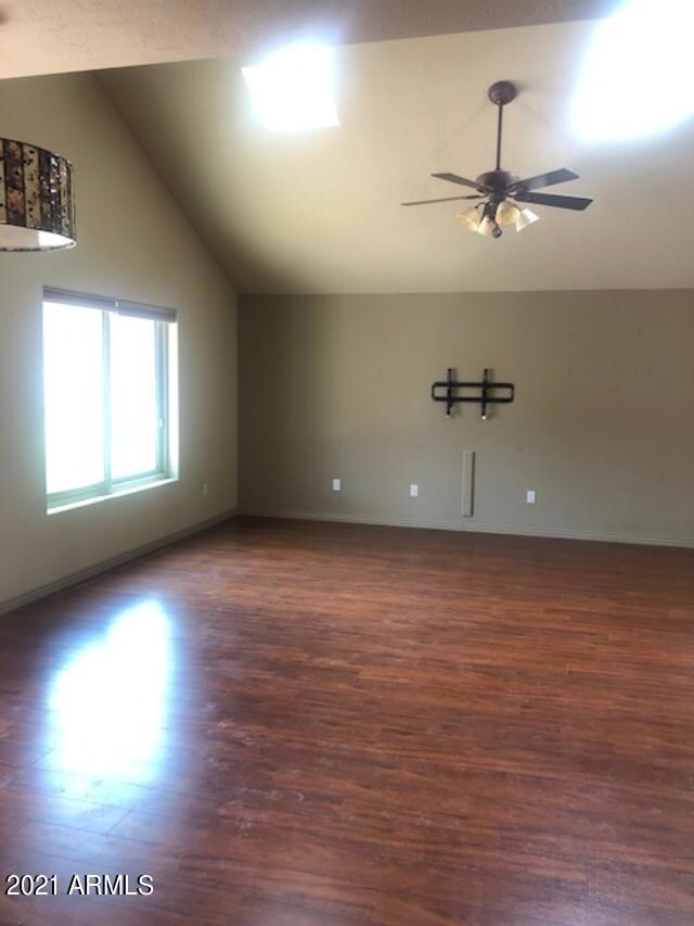 5077 HIDALGO GREAT ROOM 2