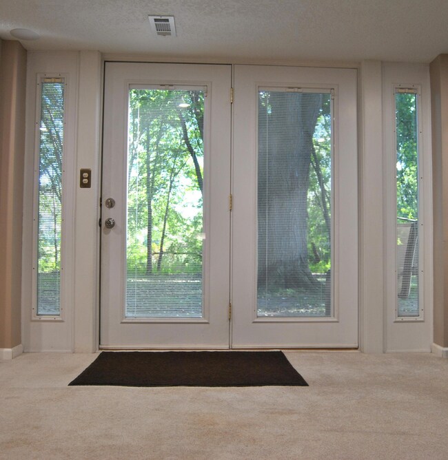 7793 15th St N, Saint Paul, MN 55128 - photo 3