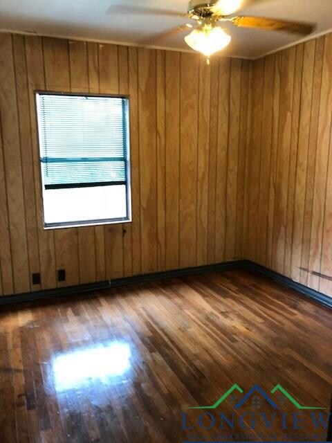 605 Macarthur Ave, Wake Village, TX 75501 - photo 3