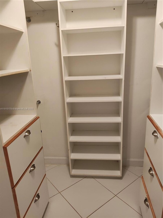 9735 NW 52nd St unit 411, Doral, FL 33178 - photo 6