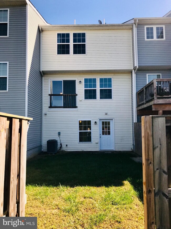 64 Lieutenant Ct, Bunker Hill, WV 25413 - photo 5