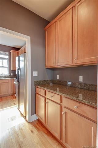 Butler pantry between LR and Kitchen