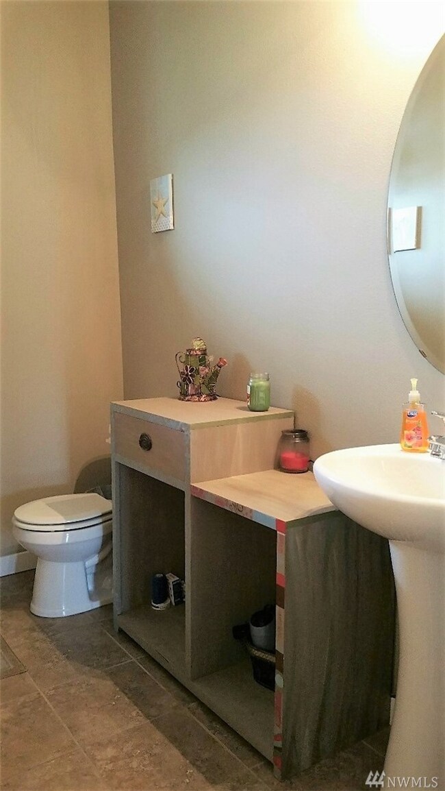 9954 Locust Ct SE, Yelm, WA 98597 - photo 4