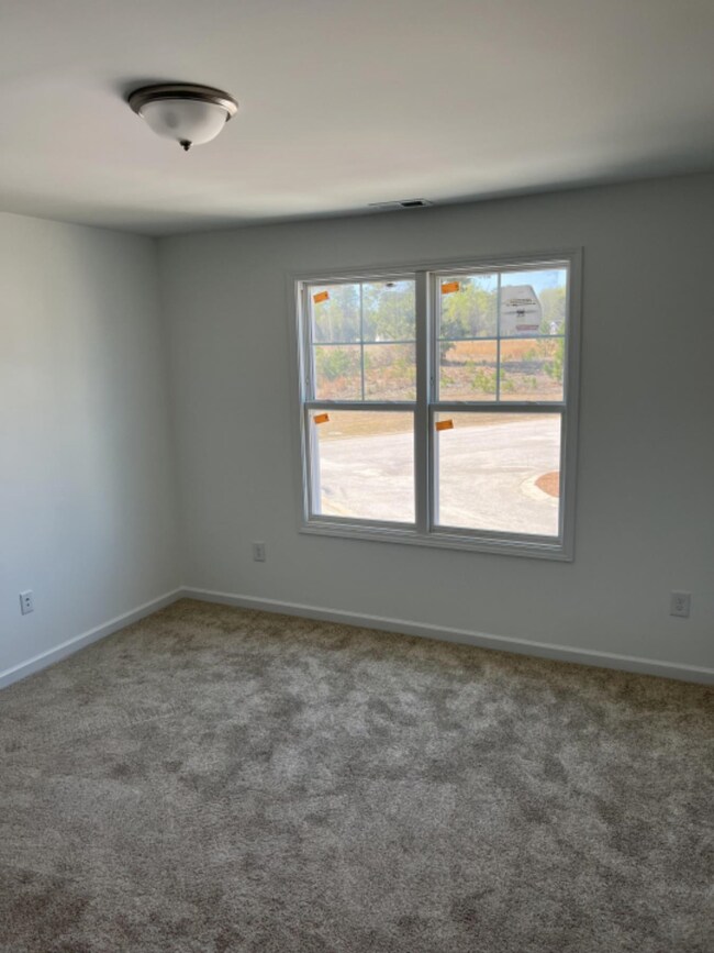 1714 Fordham Dr, Fayetteville, NC 28304 - photo 5