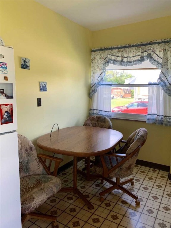 BREAKFAST NOOK!