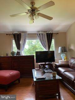 13527 Turkey Branch Pkwy, Rockville, MD 20853 - photo 5