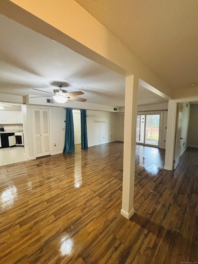 507 Twin Circle Dr unit 507, South Windsor, CT 06074 - photo 5