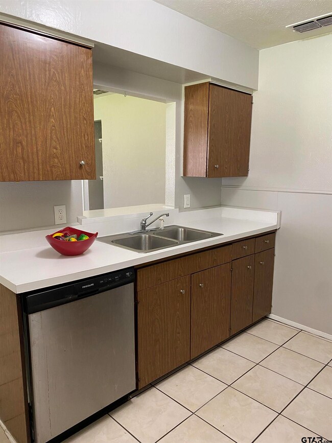 3808 Appletree Ln, Tyler, TX 75701 - photo 6