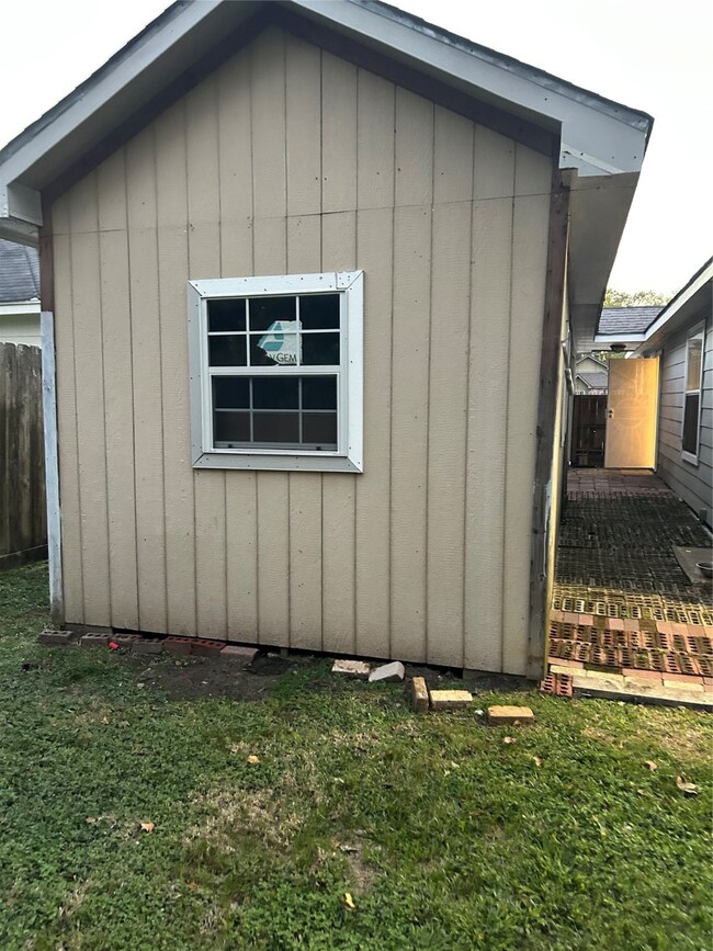 11106 Clark Rd, Houston, TX 77076 - photo 5