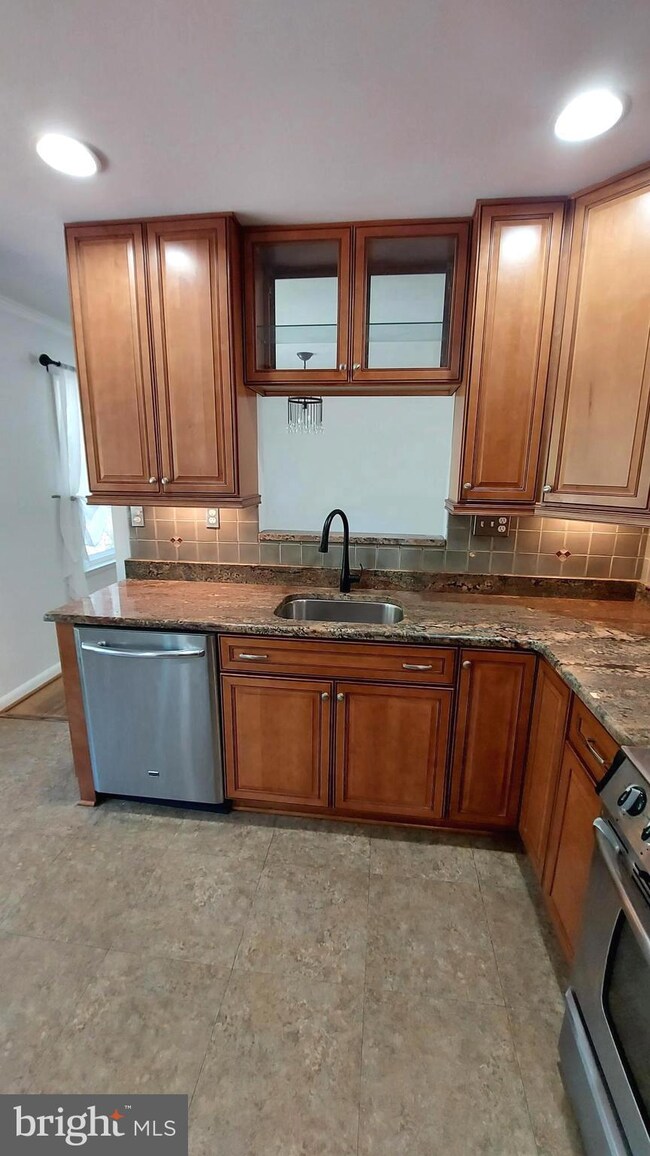 6701 Carlinda Ave, Columbia, MD 21046 - photo 7