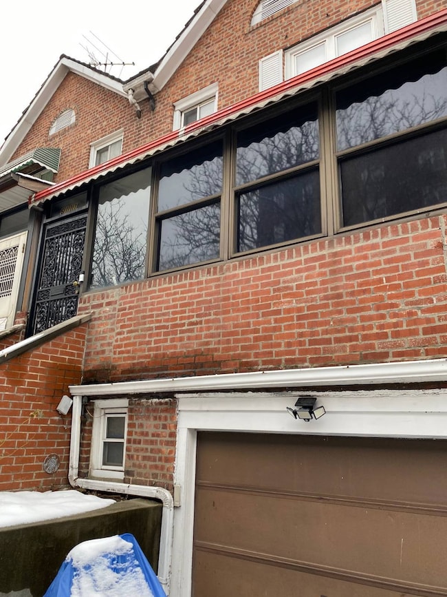 6111 Alderton St, Rego Park, NY 11374 - photo 3