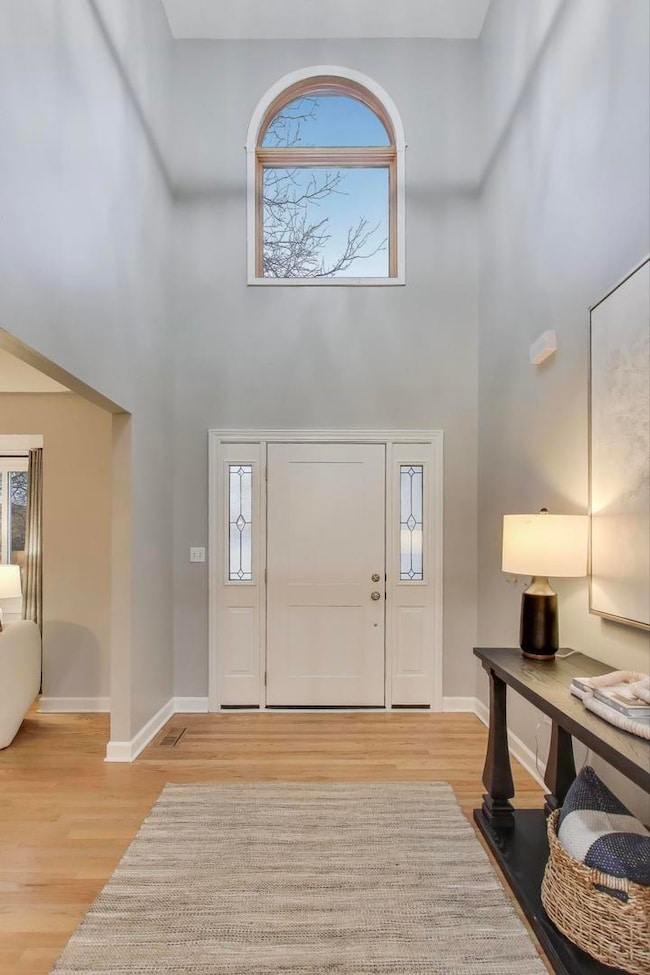 512 Blackhawk Dr, Westmont, IL 60559 - photo 4