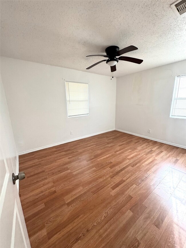 10021 Gloyna St, Houston, TX 77088 - photo 7