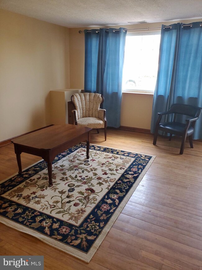 2753 Norfen Rd, Halethorpe, MD 21227 - photo 3