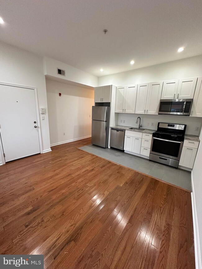 1128 S 19th St unit A, Philadelphia, PA 19146 - photo 2