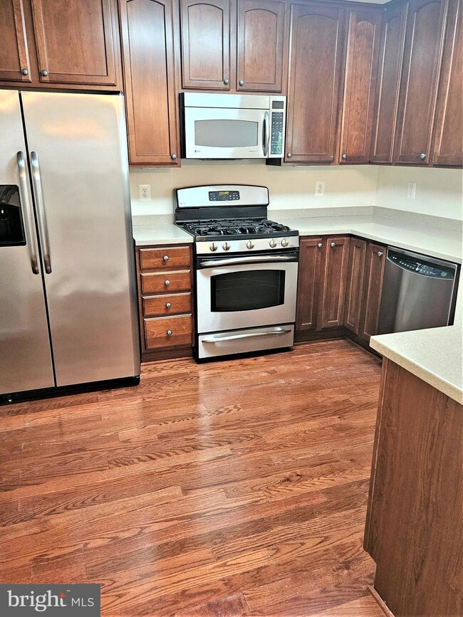 11268 Wortham Crest Cir unit 8, Manassas, VA 20109 - photo 4