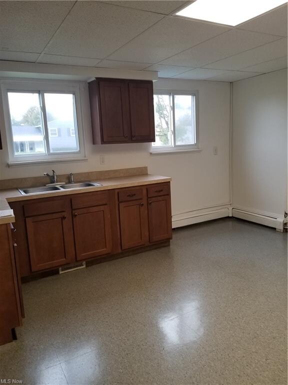 Your tenants will love all of this space! Or perfe