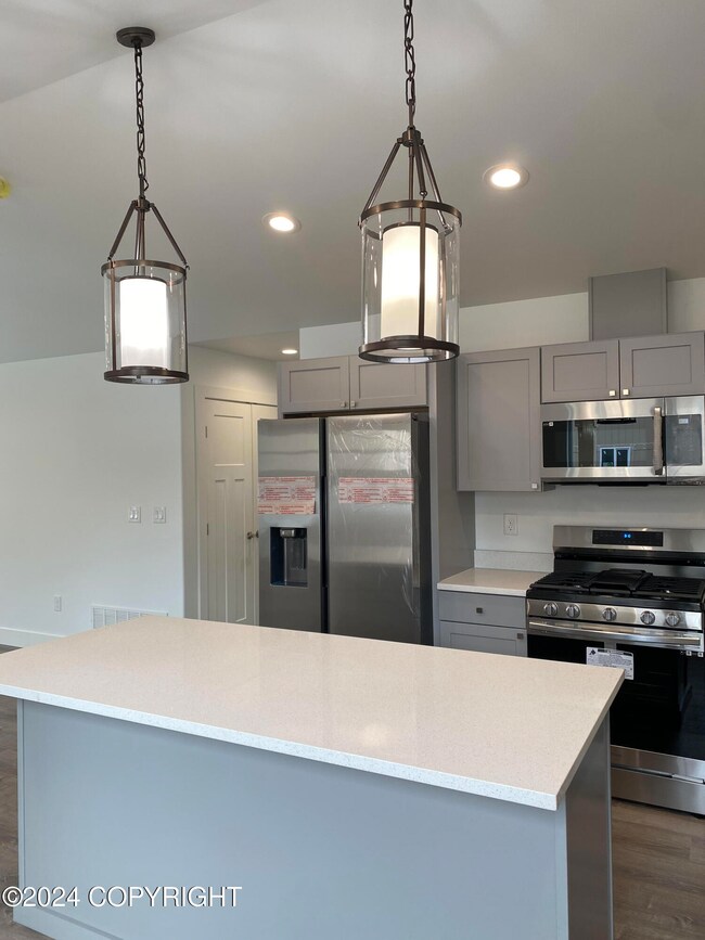 5771 W Kranberry Ln unit C, Wasilla, AK 99623 - photo 4
