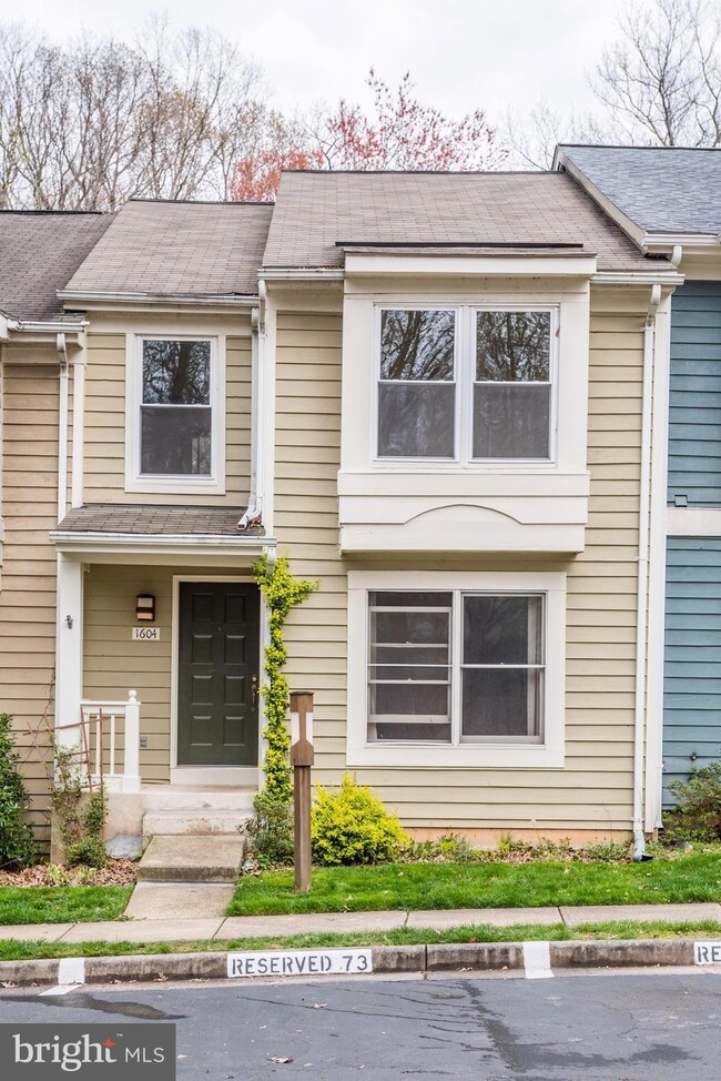 1604 Oak Spring Way, Reston, VA 20190 - photo 4