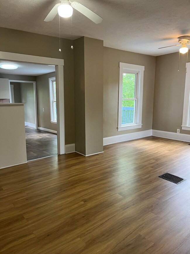 14 Baldwin St, Nashua, NH 03064 - photo 3