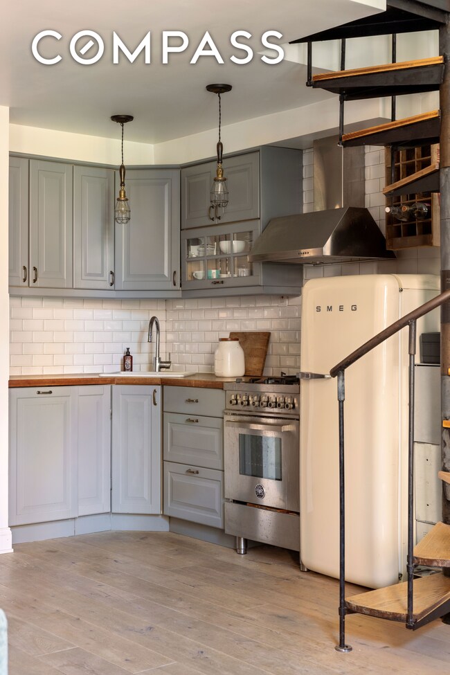 160 E 26th St unit 4B, New York, NY 10010 - photo 3