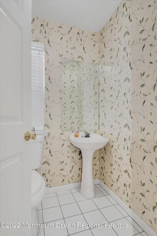 151 Lexington Ct, Holmdel, NJ 07733 - photo 5