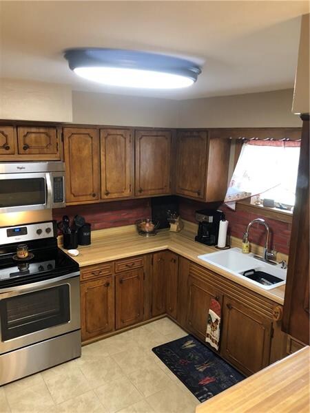 Kitchen ready to go with all matching stainless ap