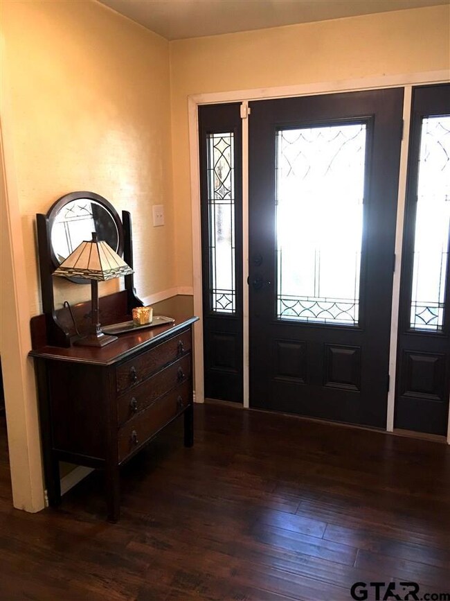 111 111 Samuel, Tyler, TX 75701 - photo 2