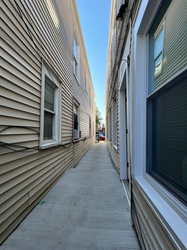 5714 W Grand Ave unit 2R, Chicago, IL 60639 - photo 2