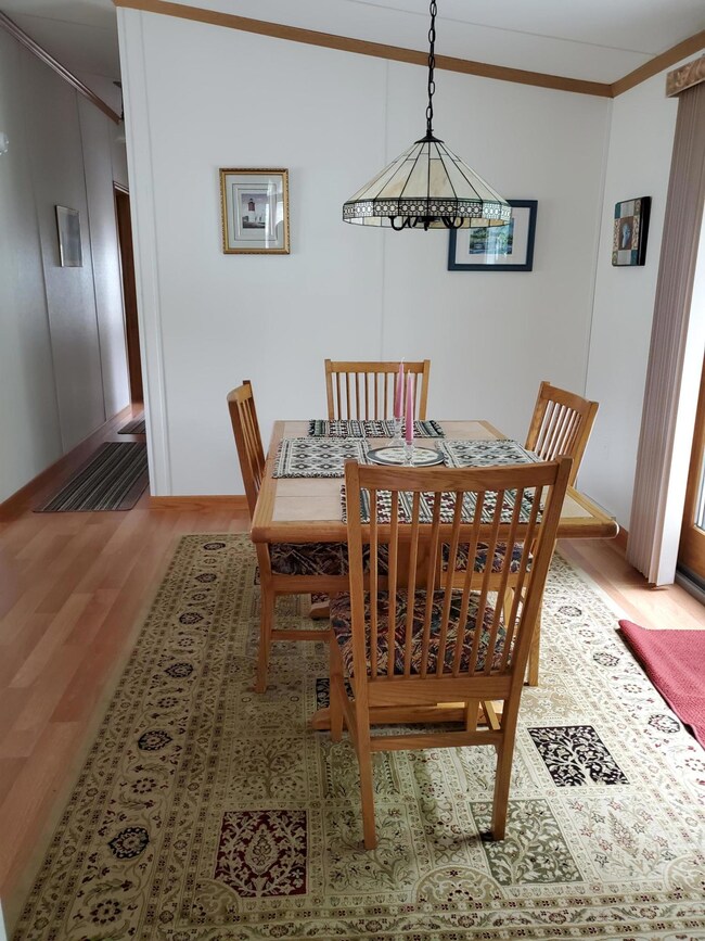 DINNING ROOM