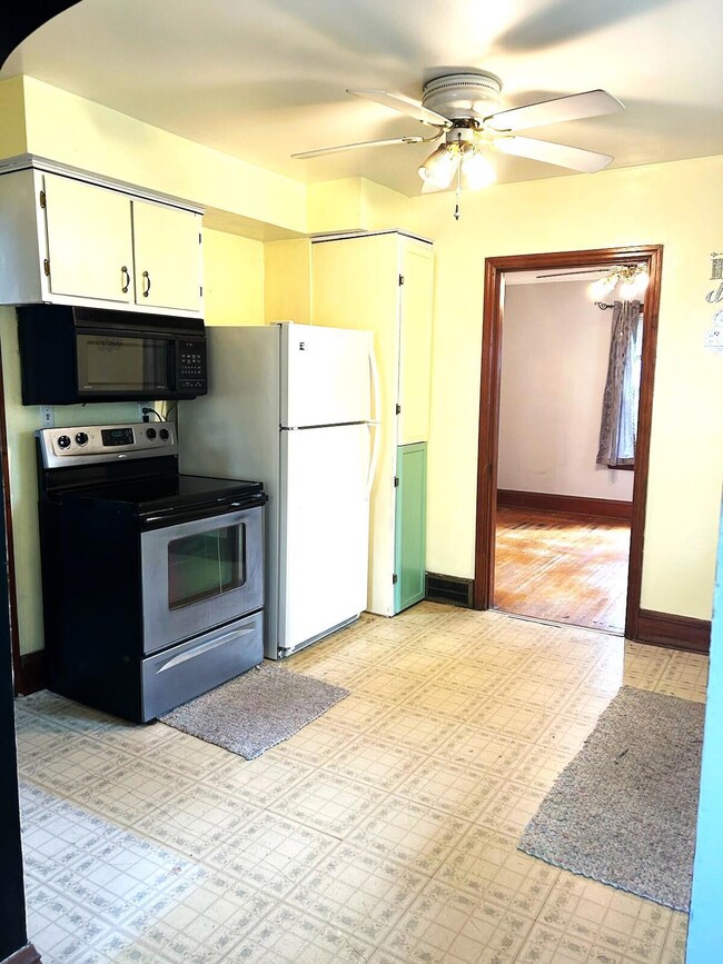 1016 Kimball St, Sault Sainte Marie, MI 49783 - photo 5