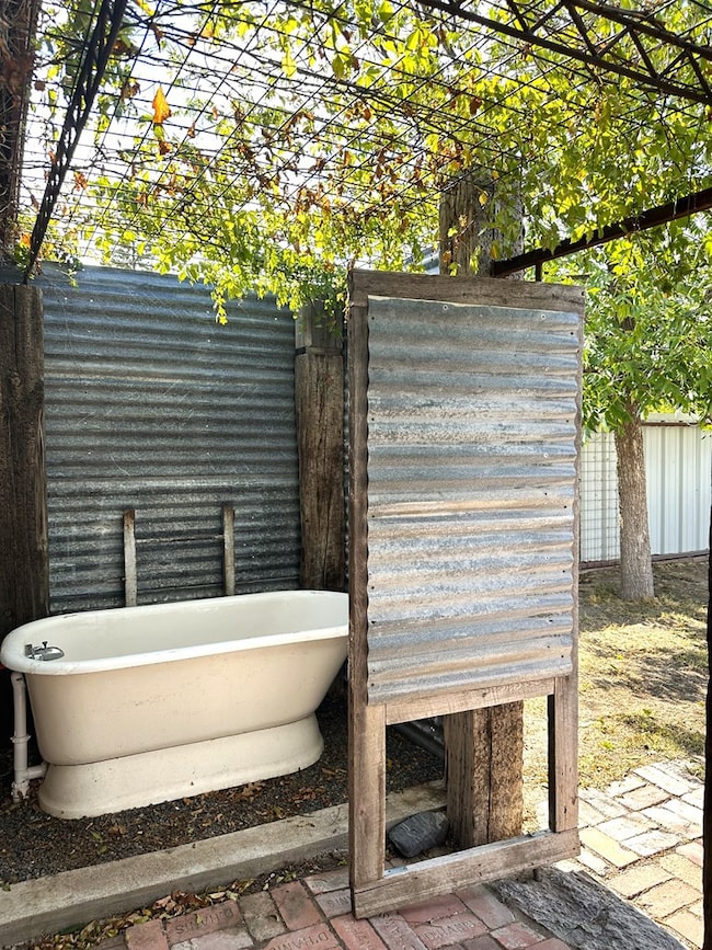 Garden tub