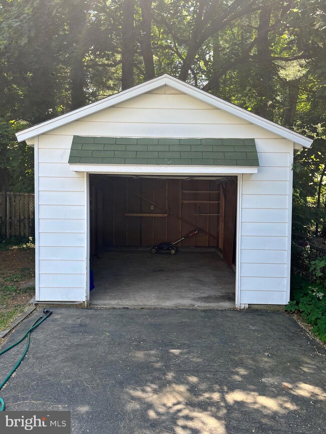 235 Callanan Ave, Bryn Mawr, PA 19010 - photo 4