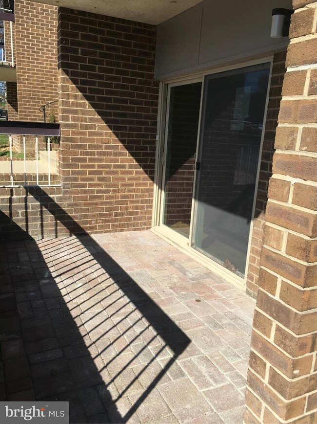 2205 Greenery Ln unit T4, Silver Spring, MD 20906 - photo 2