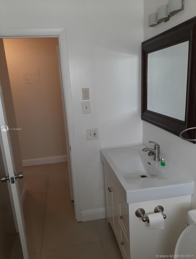 unlisted-address, Hallandale Beach, FL 33009 - photo 6