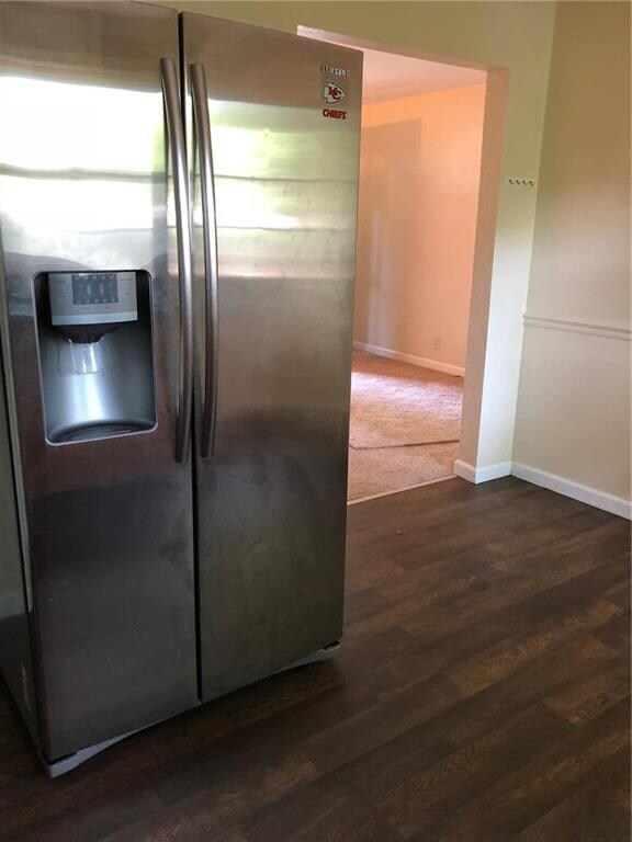 Side by side refrigerator