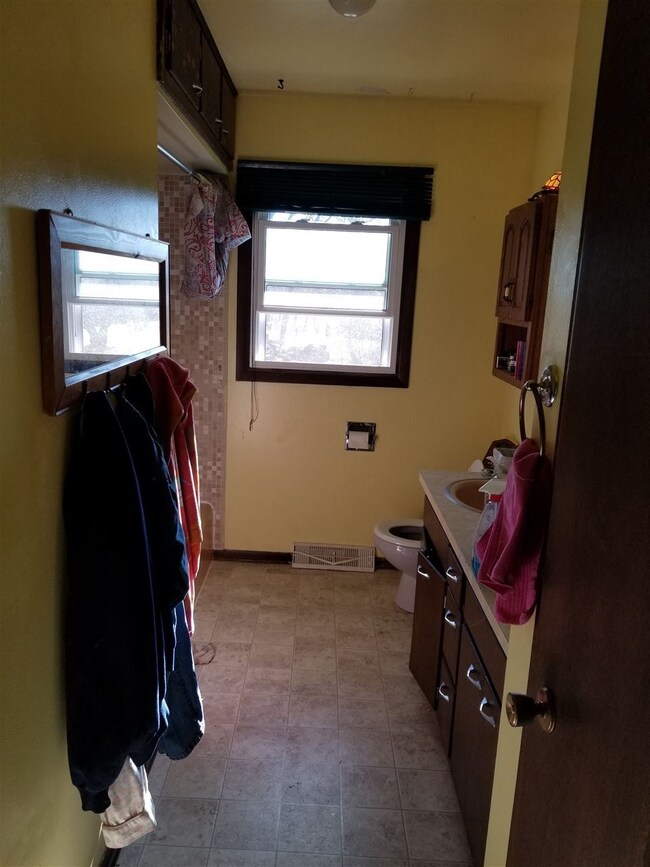 523 Hillcrest Ln, Brooklyn, WI 53521 - photo 6