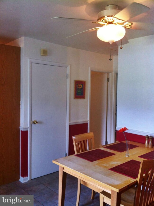 10907 Rosewood Dr, Hagerstown, MD 21740 - photo 7