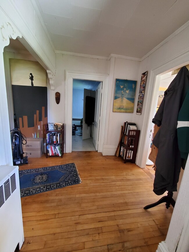 327 Cliff St, Saint Johnsbury, VT 05819 - photo 3