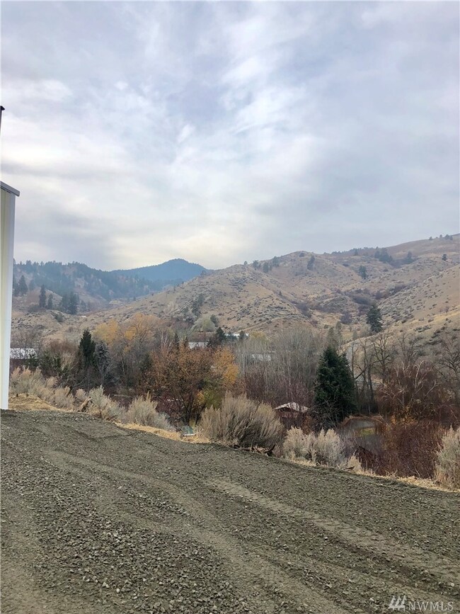 1350 Cranmer Rd, Wenatchee, WA 98801 - photo 2