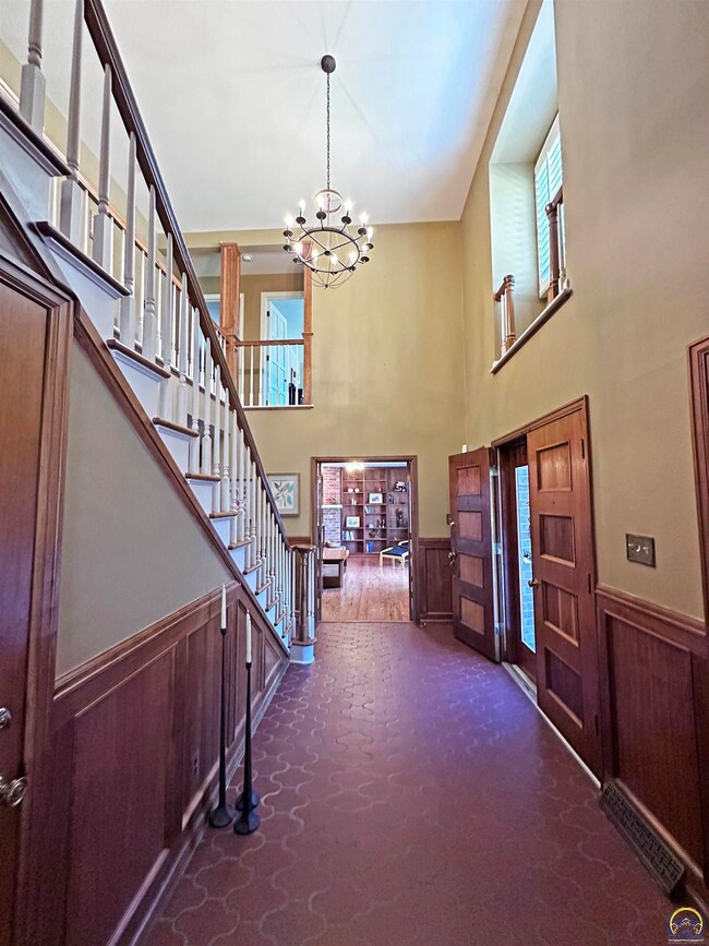 2858 SW Plass Ave, Topeka, KS 66611 - photo 7