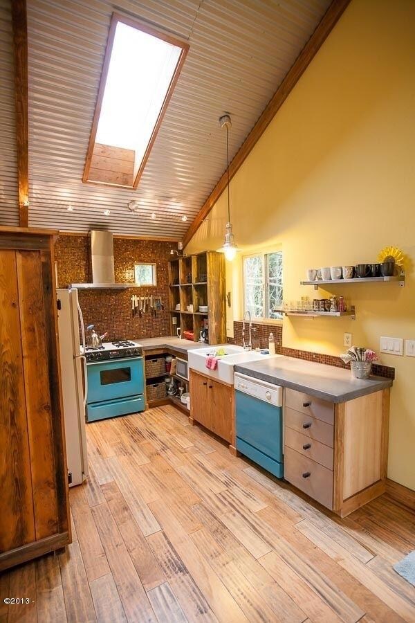 1876 SW Coast Ave, Lincoln City, OR 97367 - photo 4