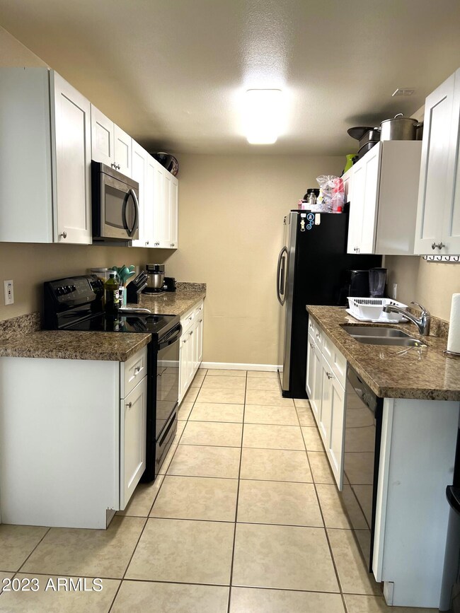 555 E Franklin Ave, Mesa, AZ 85204 - photo 2