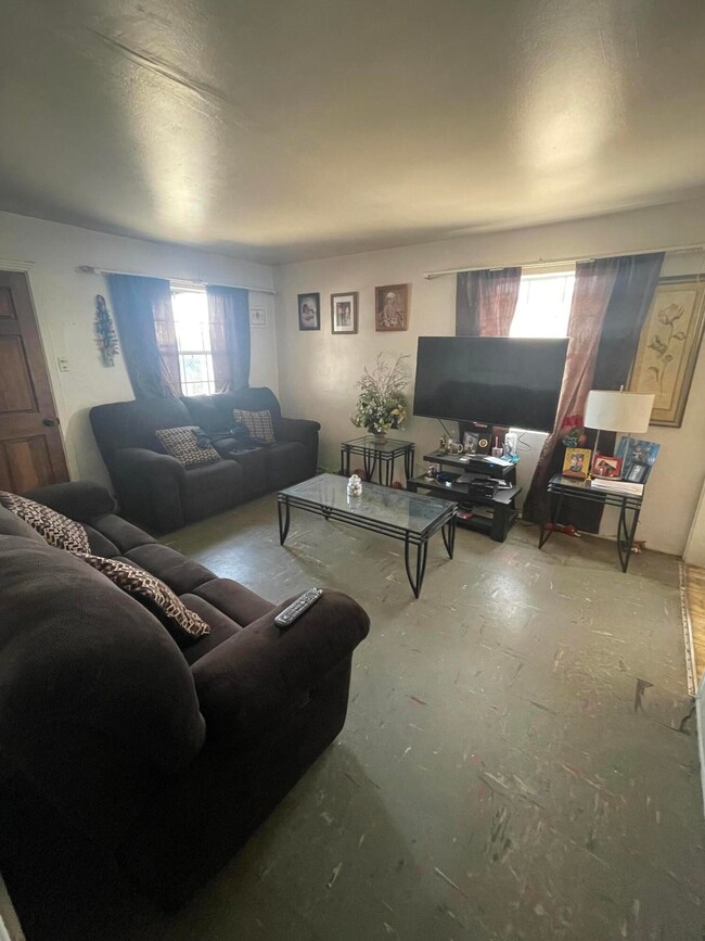 8342 White Rd, El Paso, TX 79907 - photo 3