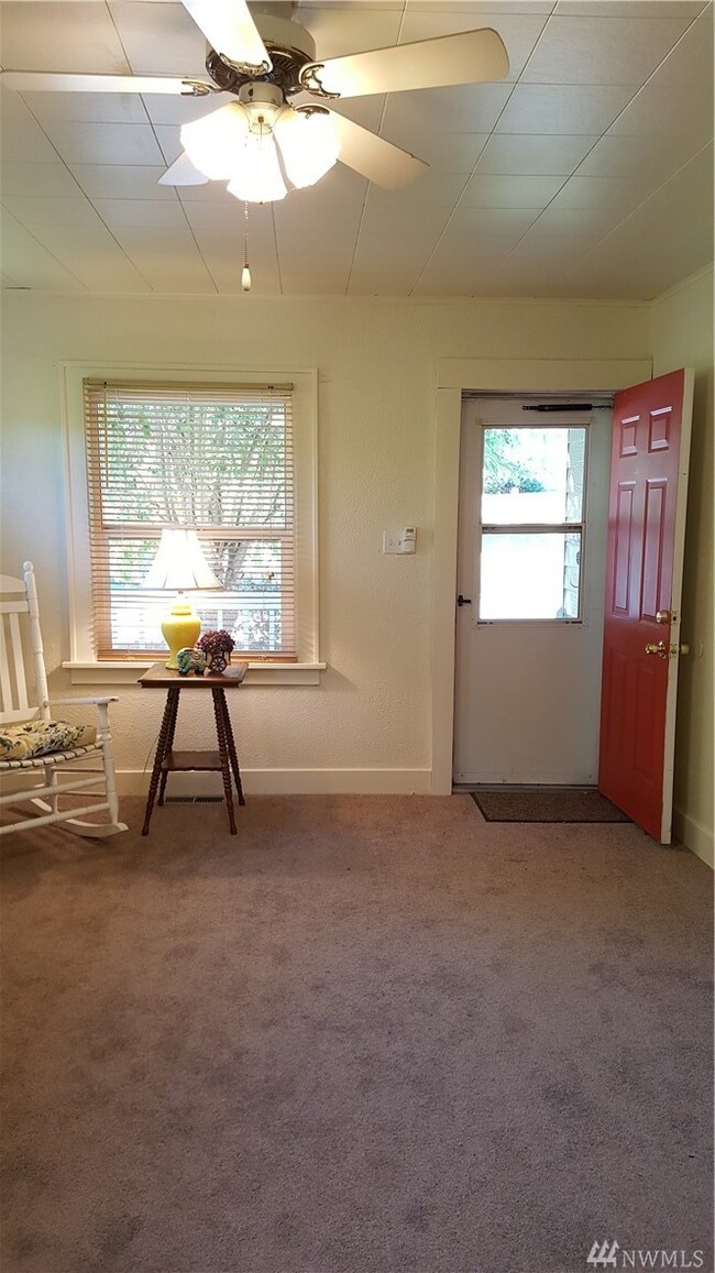 1102 Franklin St, Bellingham, WA 98225 - photo 2