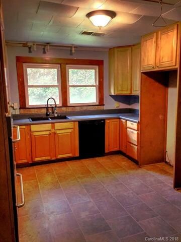 Kitchen has dishwasher